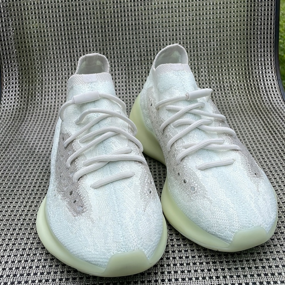 adidas Yeezy Boost 380 'Calcite Glow’ size 9 - Picture 3 of 8